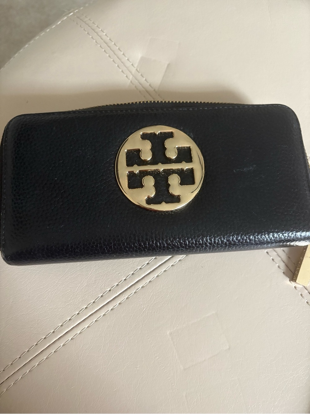 Authentic Tory Burch Black Leather Zip Wallet with Gold Logo.